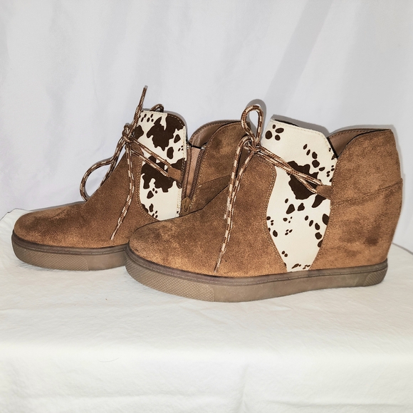 Western Faux Suede Brown and Cream Ankle Boots with Cow Print - Picture 6 of 11